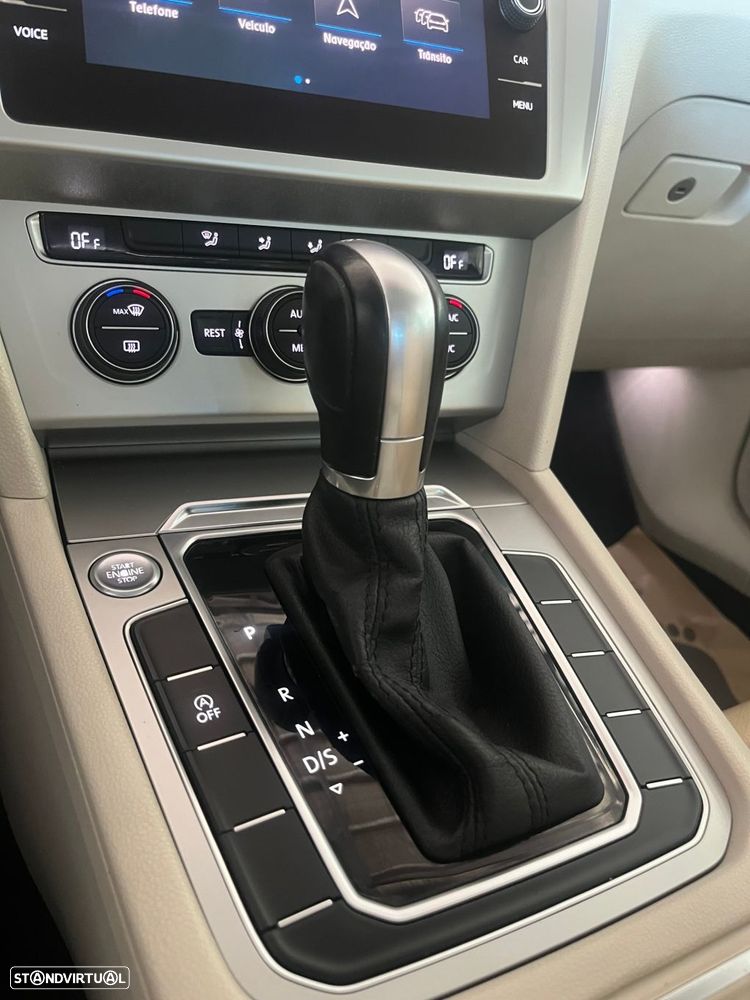 VW Passat Variant 1.6 TDI Trendline DSG - 15