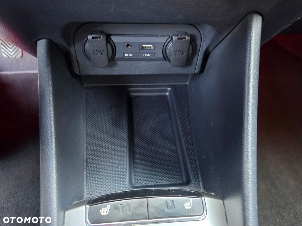 Kia Rio 1.2 Dream Team Edition - 34