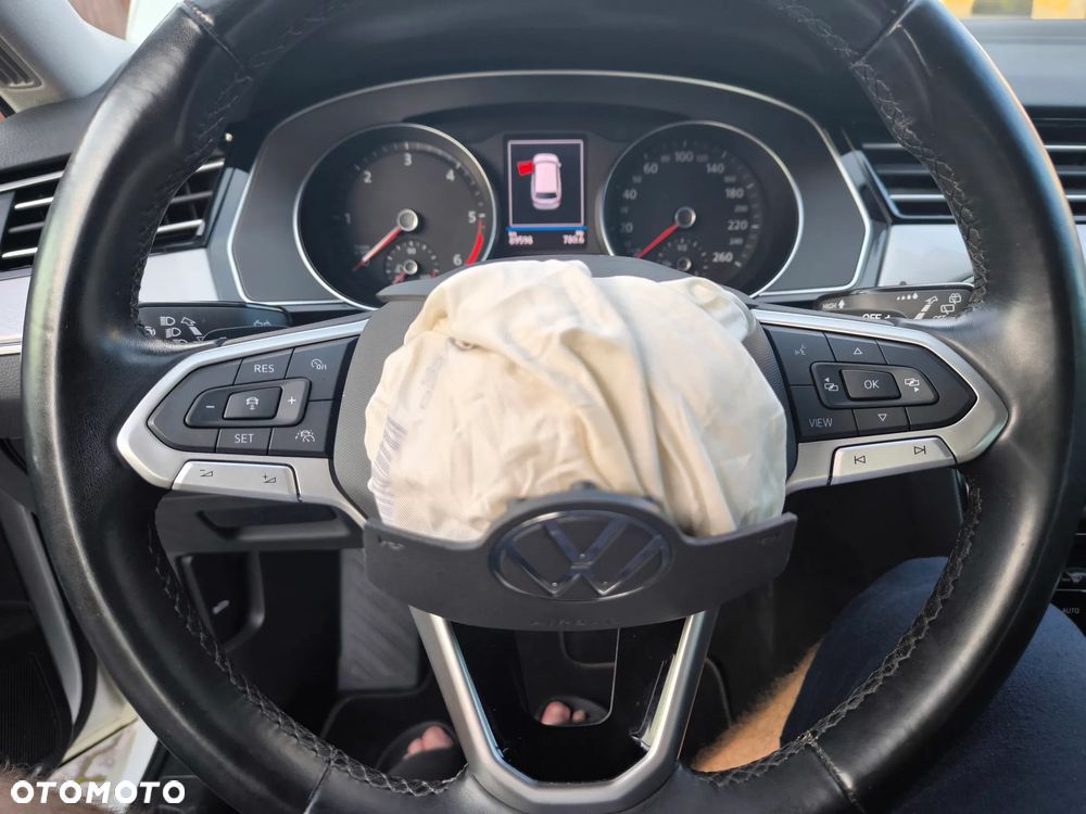 Volkswagen Passat 2.0 TDI SCR DSG Business - 13