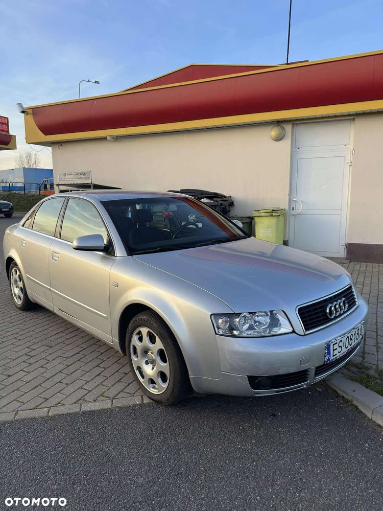 Audi A4 Limousine - 3
