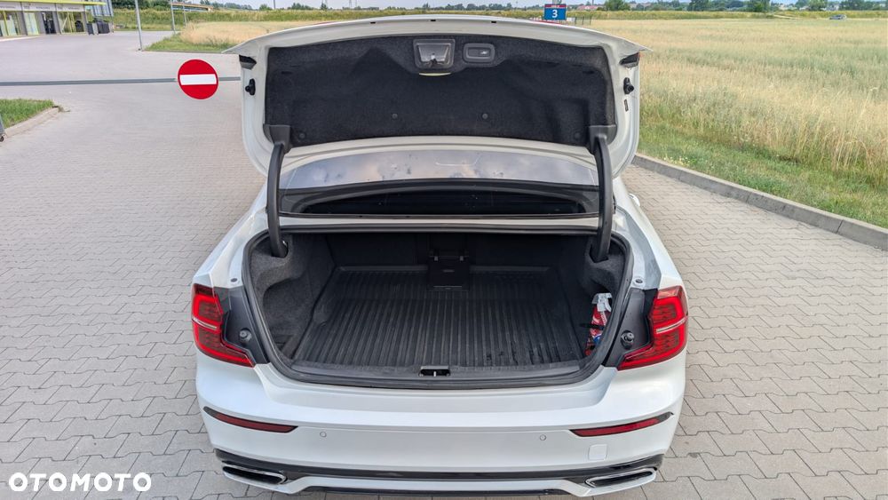 Volvo S60 T6 AWD R-Design - 24