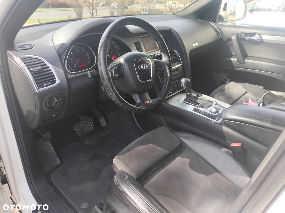 Audi Q7 3.0 TDI DPF clean diesel Quattro Tiptronic - 17
