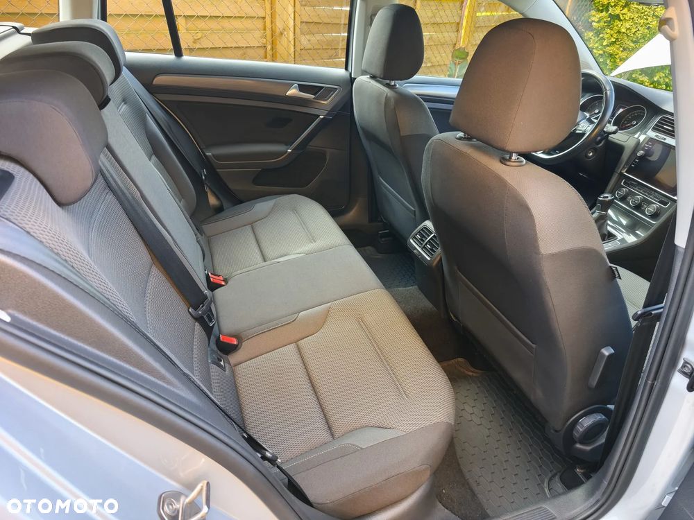 Volkswagen Golf - 21