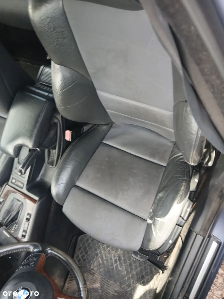BMW V6 3.0 E46 Touring lift 204km STAHLBLAU METALLIC 372 maska pokrywa silnika klapa bagażnika zderzak lampa reflektor pas przedni stop lampy halogeny przeciwmgłowe odblaski grill atrapa - 12