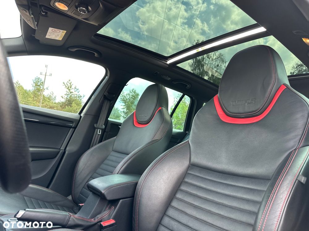Skoda Octavia 2.0 TDI DSG RS - 22