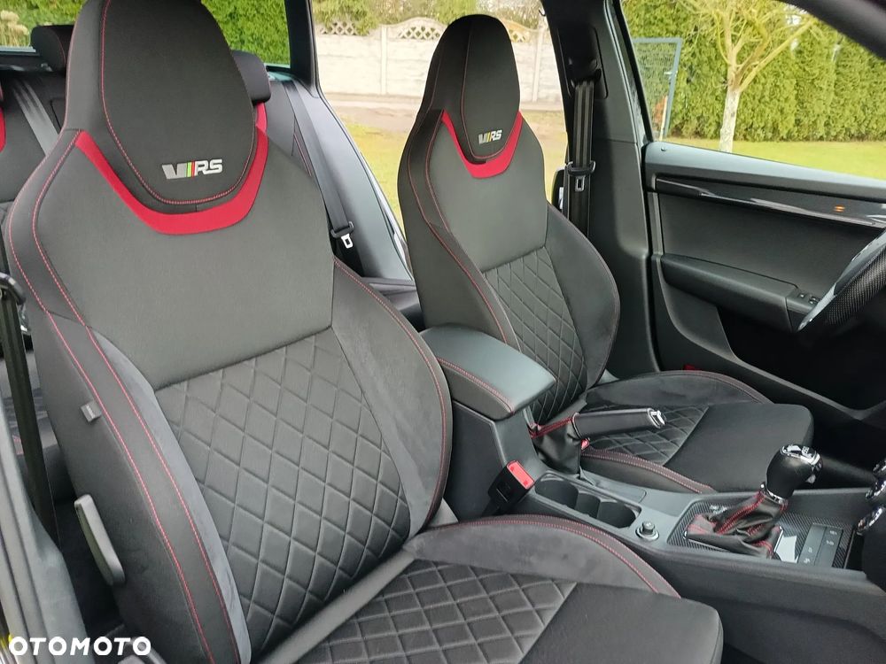 Skoda Octavia 2.0 TDI DSG RS - 9