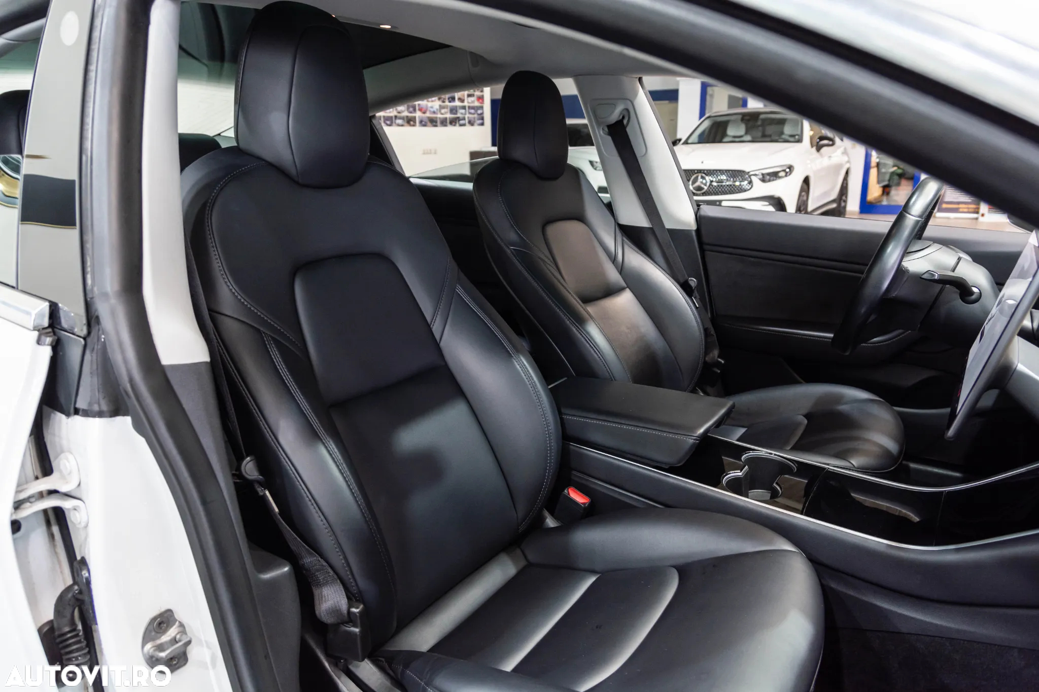 Tesla Model 3 Long Range - 8