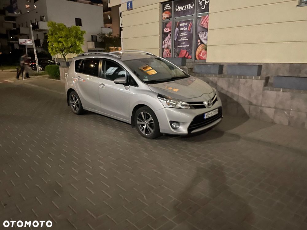 Toyota Verso 1.6 D-4D Active 7os EU6 - 1