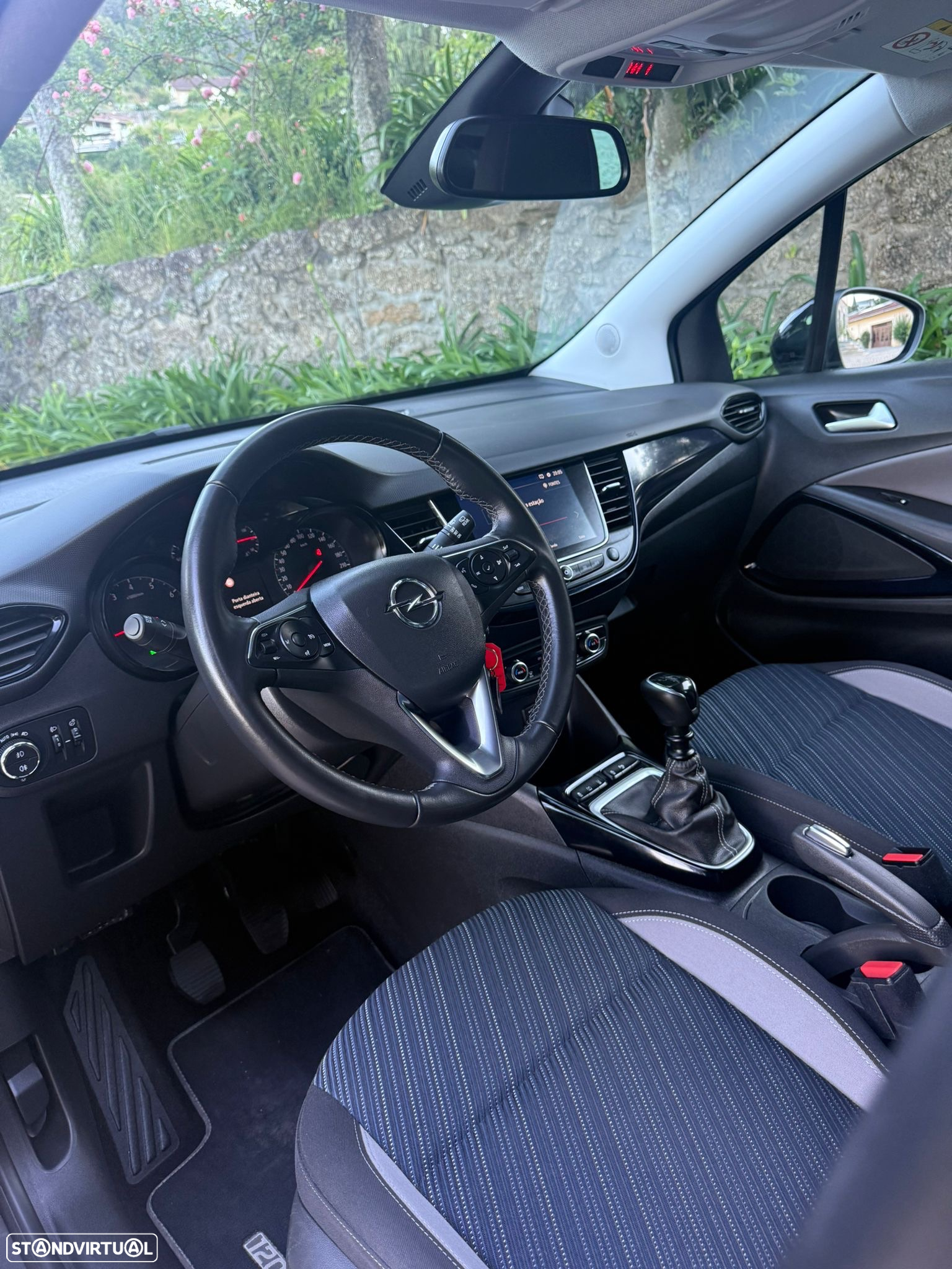 Opel Crossland X 1.2 T Innovation - 17