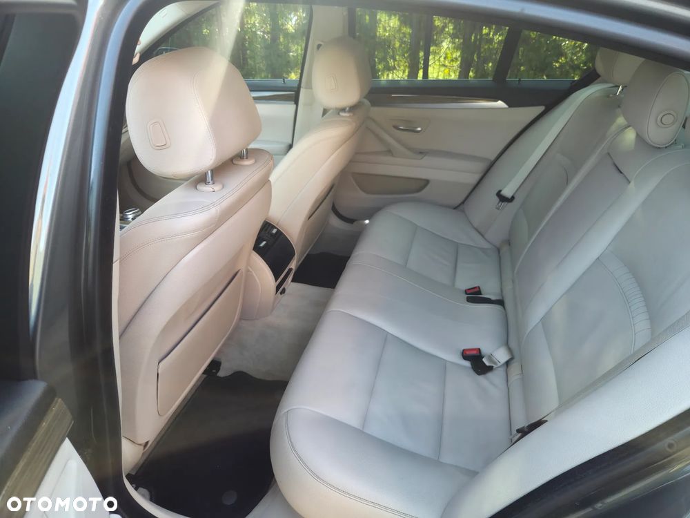 BMW Seria 5 525d xDrive Modern Line - 27