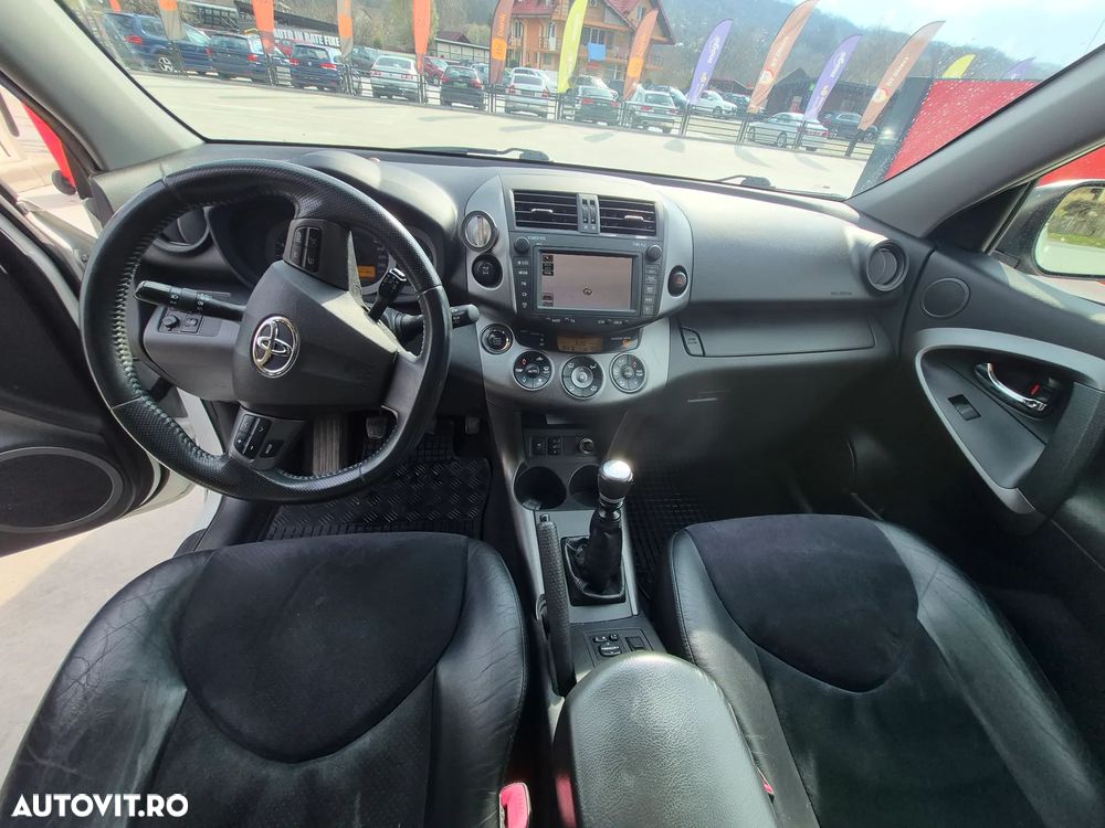 Toyota RAV4 - 5