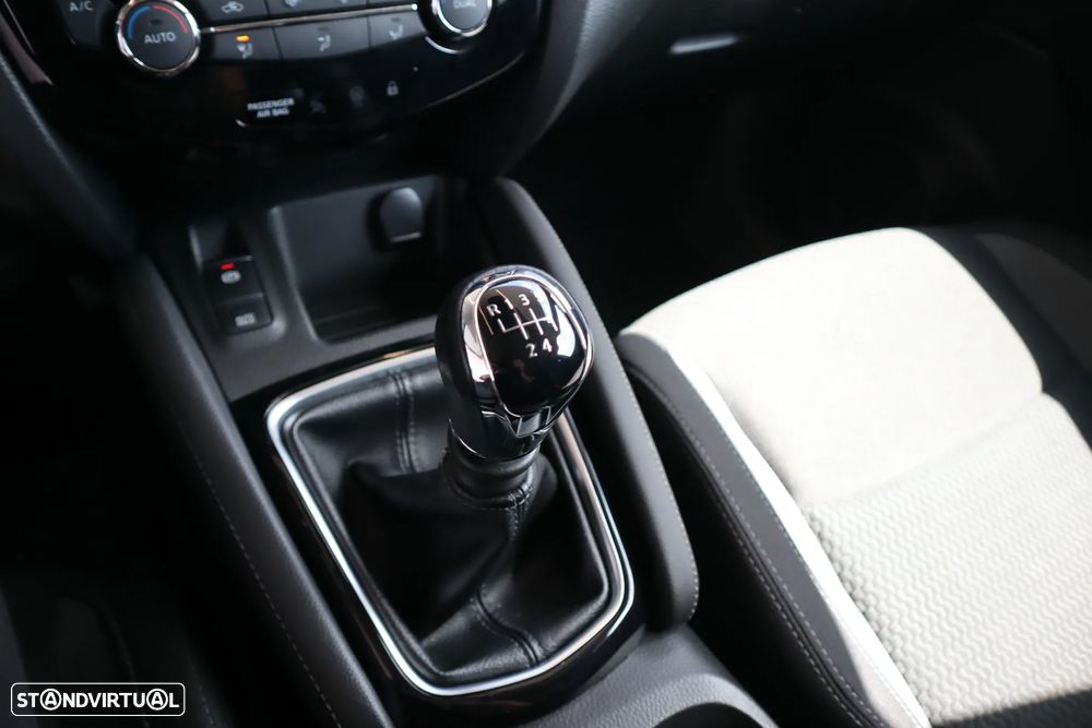 Nissan Qashqai 1.5 dCi N-Connecta PS - 18
