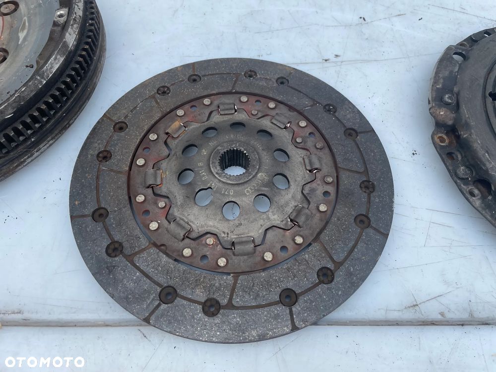 SPRZĘGŁO KOŁO ZAMACHOWE DOCISK TARCZA VW GOLF IV BORA SEAT LEON I SKODA AUDI A3 2.3 AGZ - 8