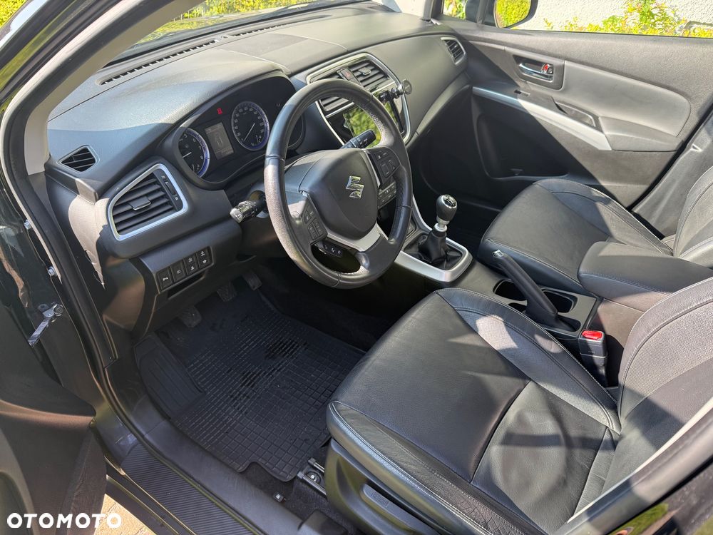 Suzuki SX4 S-Cross 1.4 T Premium - 9