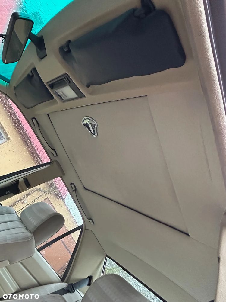 Mercedes-Benz W201 (190) - 12