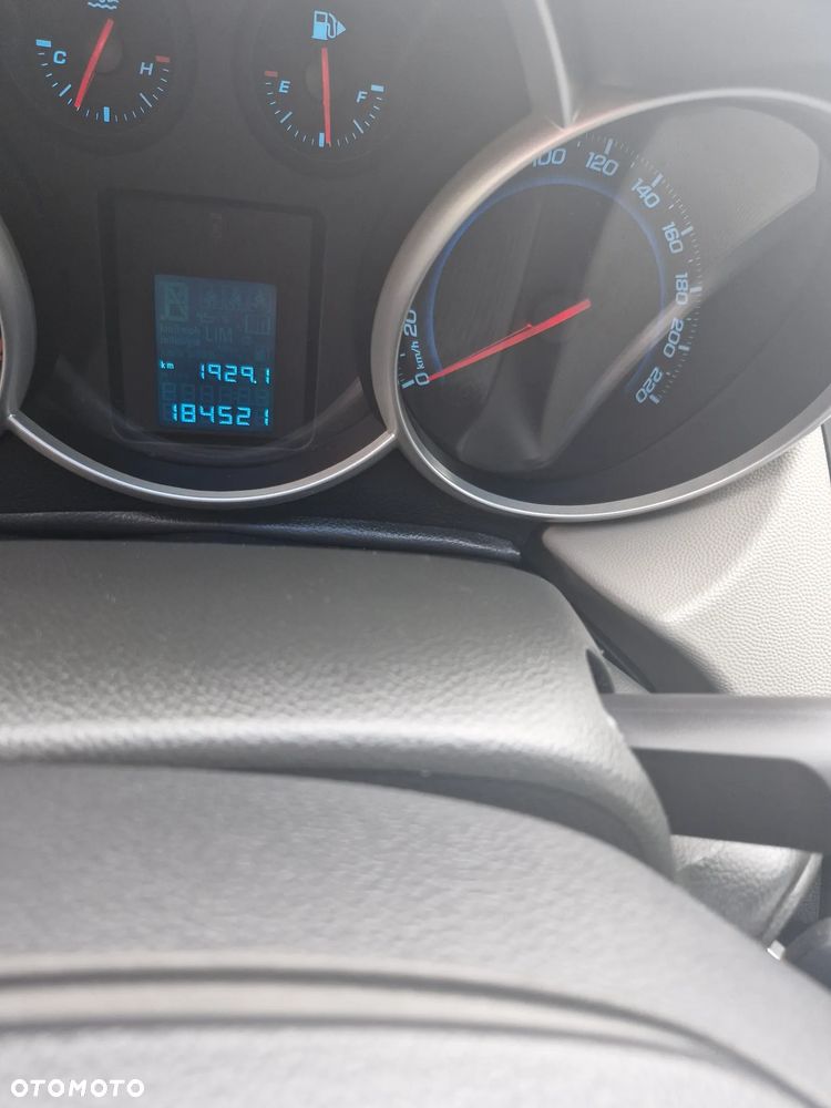 Chevrolet Cruze 1.6 LT+ - 13