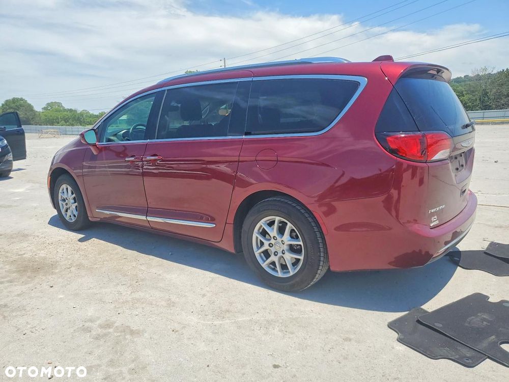 Chrysler Pacifica - 3