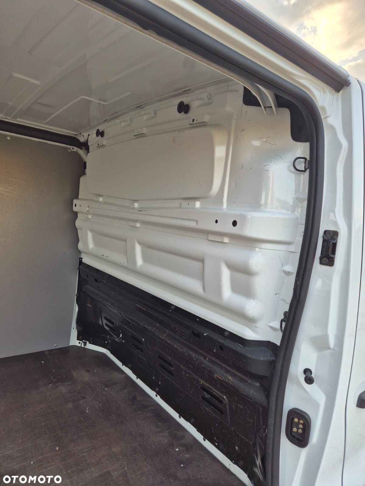 Opel Vivaro 2018r Long L2H1 150Tys km Super Stan - 17