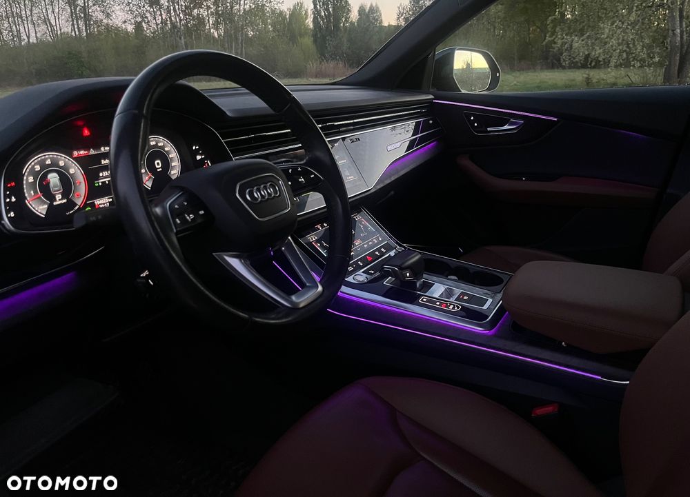 Audi Q8 - 12