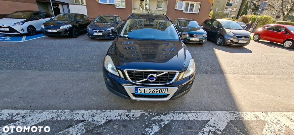 Volvo XC 60 D5 AWD Momentum - 8