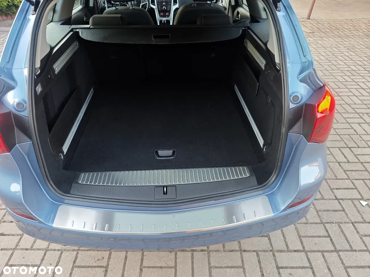 Opel Astra IV 1.4 T Cosmo - 35
