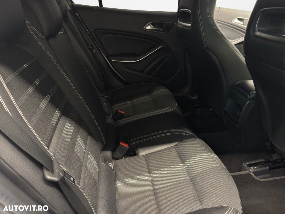 Mercedes-Benz GLA - 15