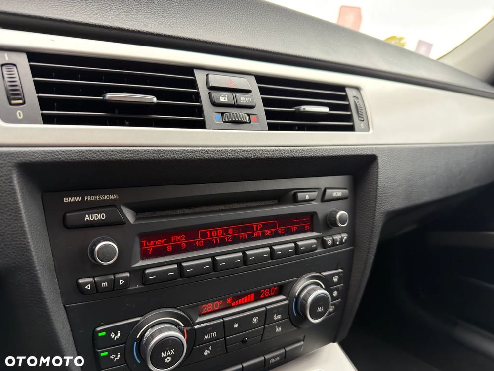 BMW Seria 3 318d - 20
