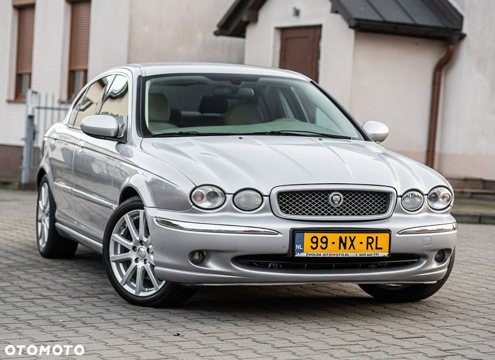 Jaguar X-Type 3.0 V6 4x4 Executive - 4