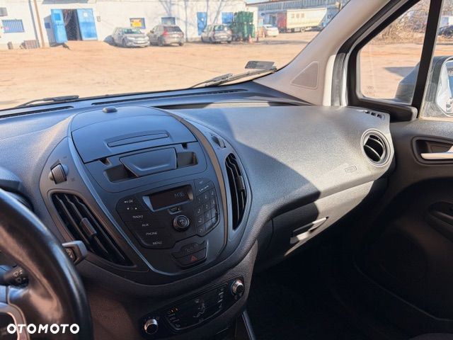 Ford transit courier - 14