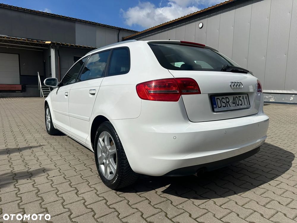 Audi A3 Sportback 1.6 TDI DPF Attraction S tronic - 9