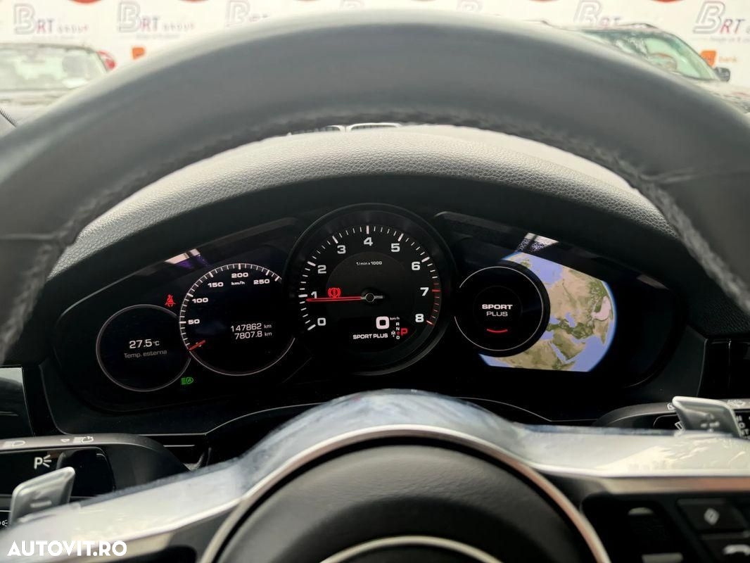 Porsche Cayenne - 22