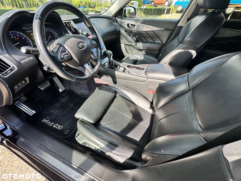 Infiniti Q50 2.0t Sport Sound Studio by Bose - 13