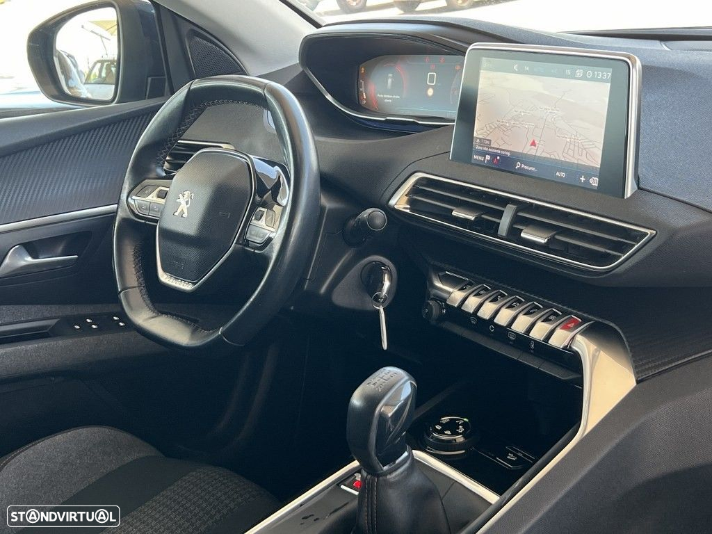 Peugeot 5008 1.6 HDi Allure J17 - 18