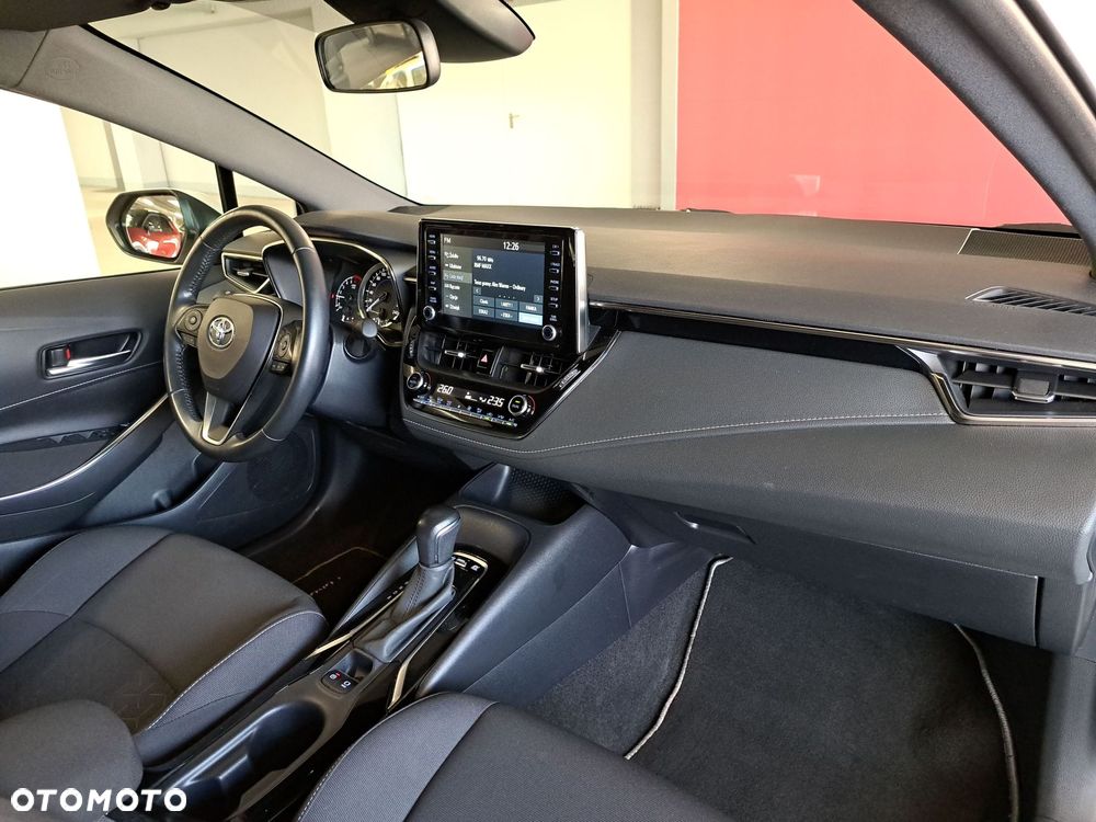 Toyota Corolla 1.8 Hybrid Comfort - 17