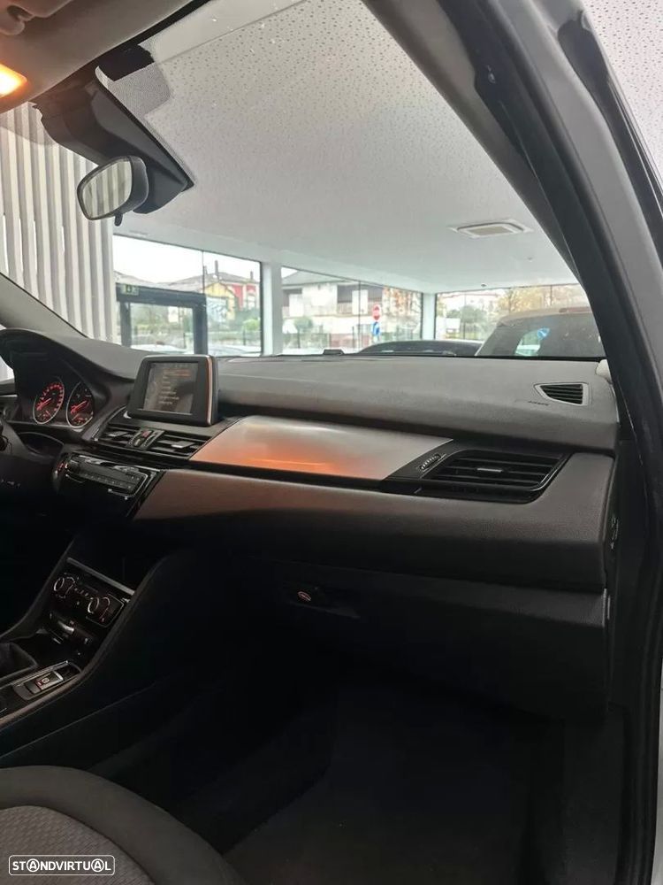 BMW 216 Active Tourer d Line Sport - 16