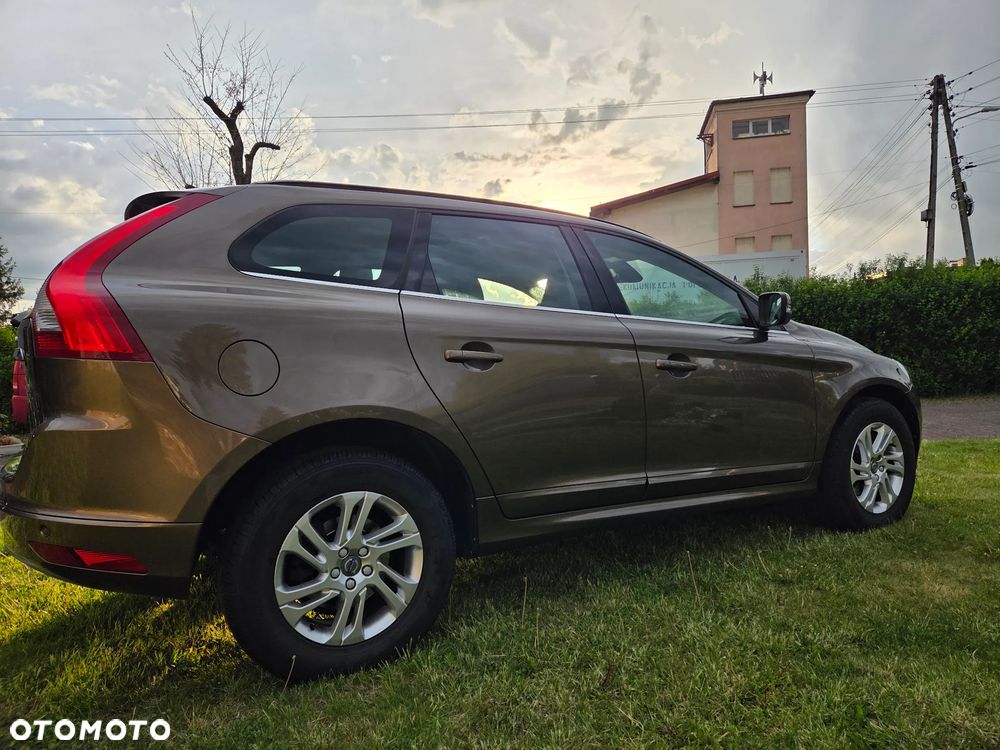 Volvo XC 60 D3 Drive-E Momentum - 4