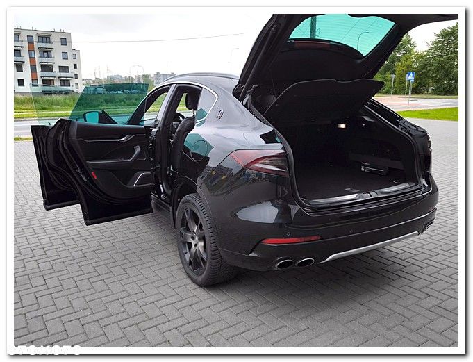 Maserati Levante Q4 Executive - 17