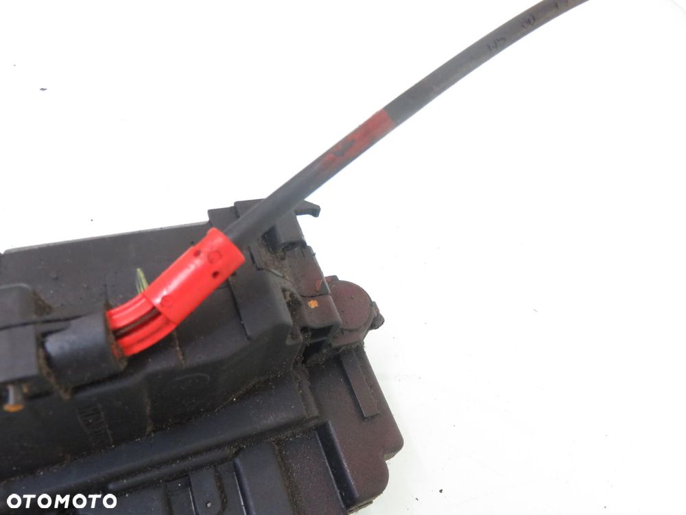 ZAMEK PRAWY PRZEDNI RENAULT KANGOO II 8200197604 6 PIN - 6
