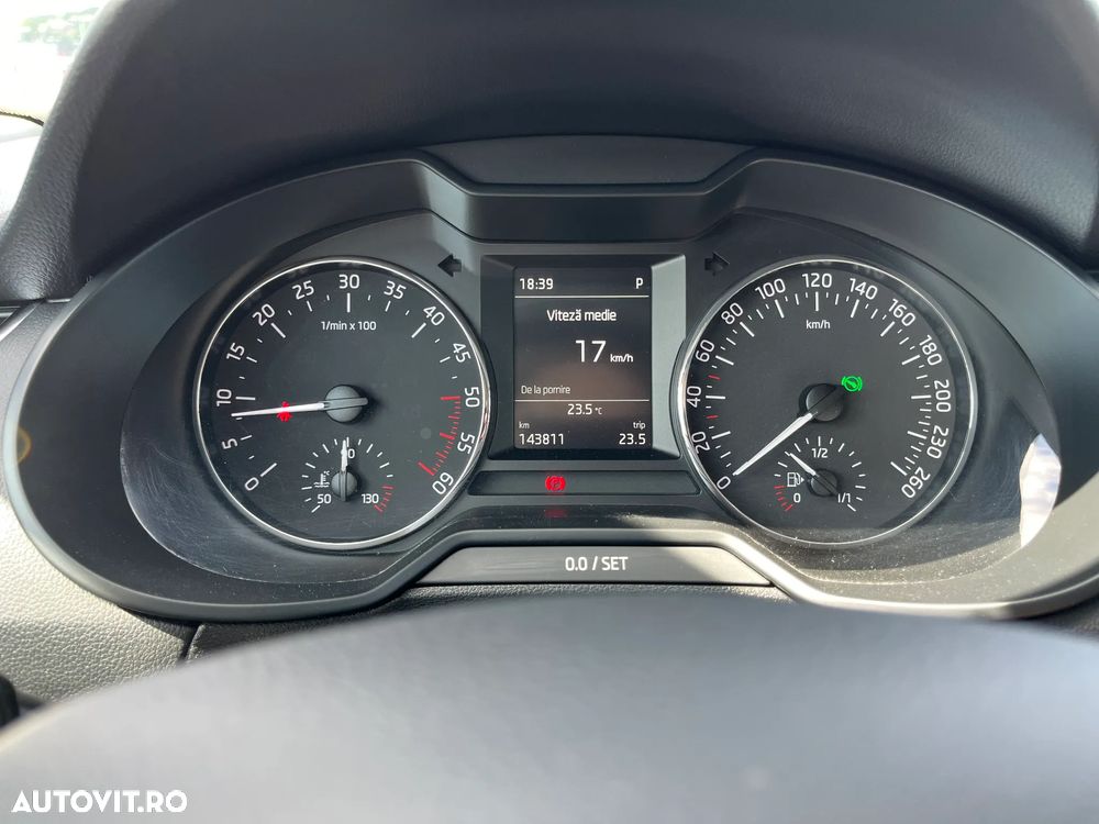 Skoda Octavia 1.6 TDI DSG Style - 19