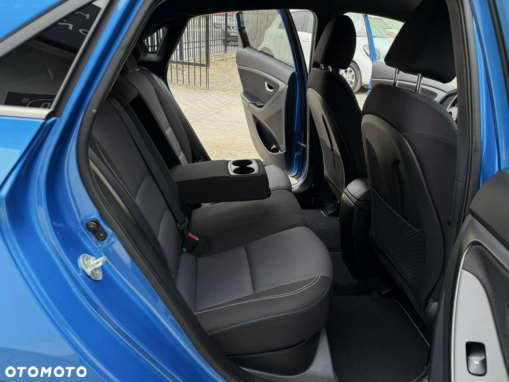 Hyundai i30 blue 1.4 Passion - 23
