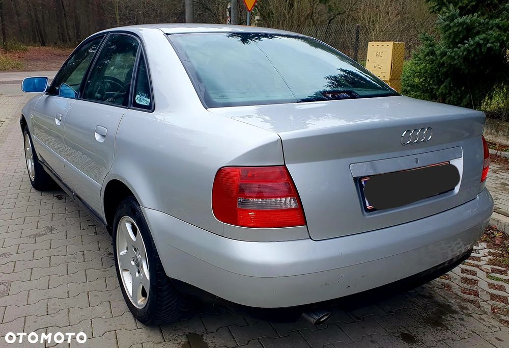 Audi A4 Limousine - 4