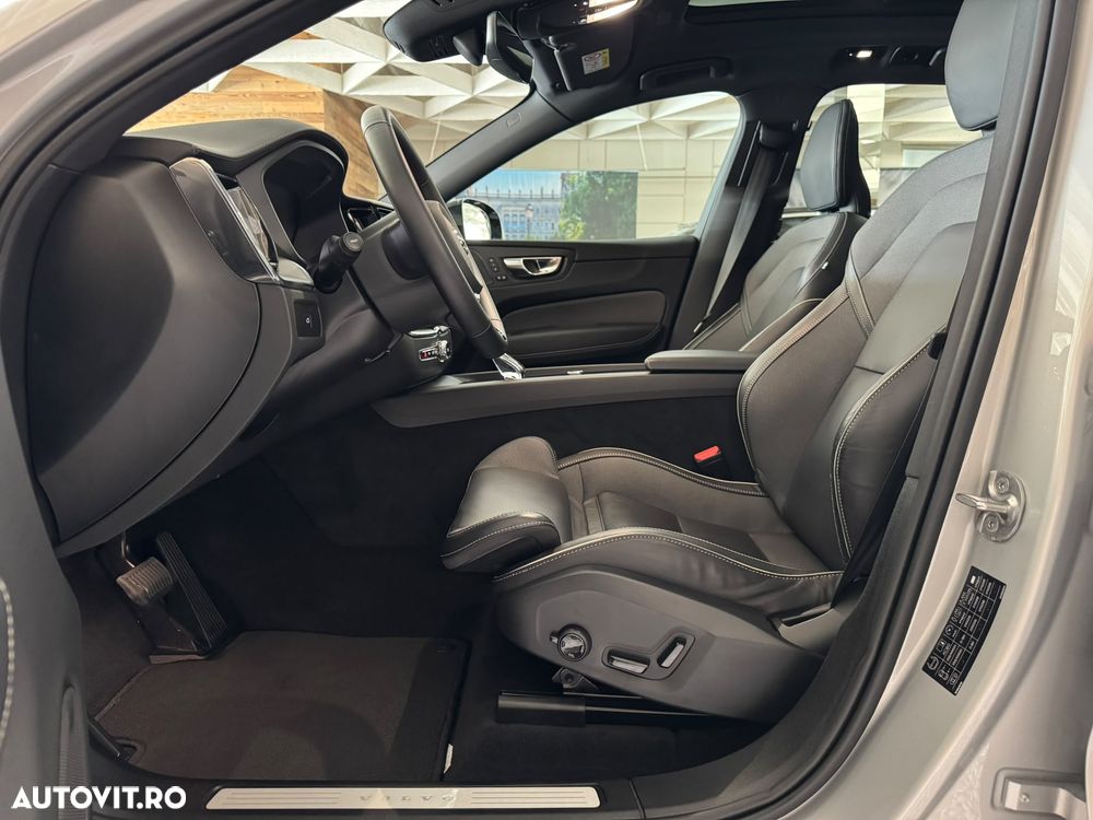 Volvo XC 60 B5 B AWD Ultra Dark - 10