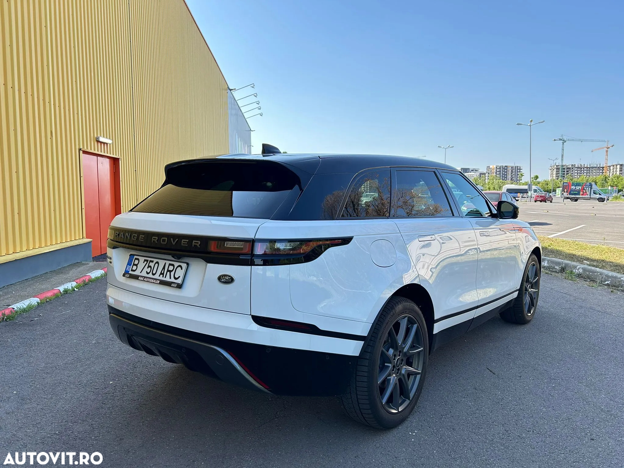Land Rover Range Rover Velar R-Dynamic 2.0 P250 S - 3