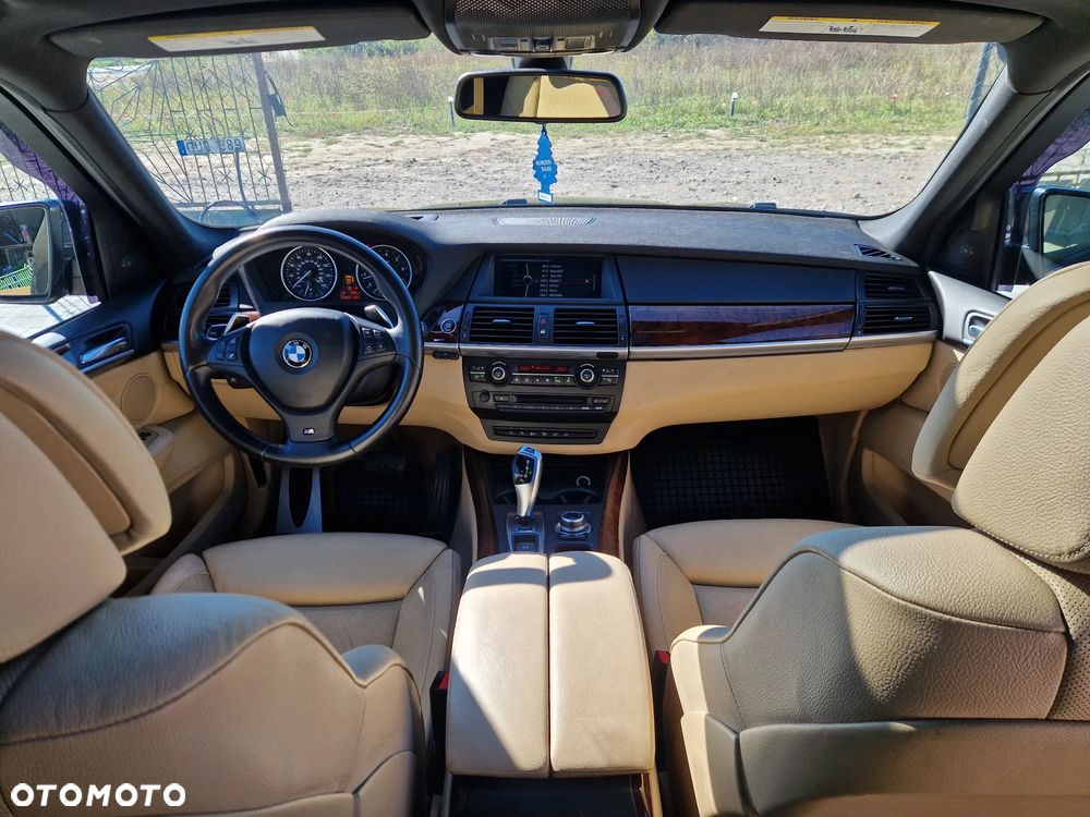 BMW X5 xDrive50i - 9