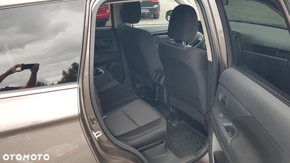 Mitsubishi Outlander 2.0 2WD CVT Spirit - 30
