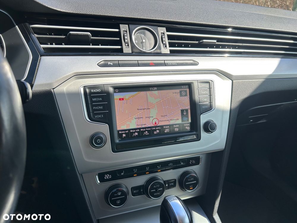 Volkswagen Passat Variant 2.0 TDI SCR DSG Comfortline - 17
