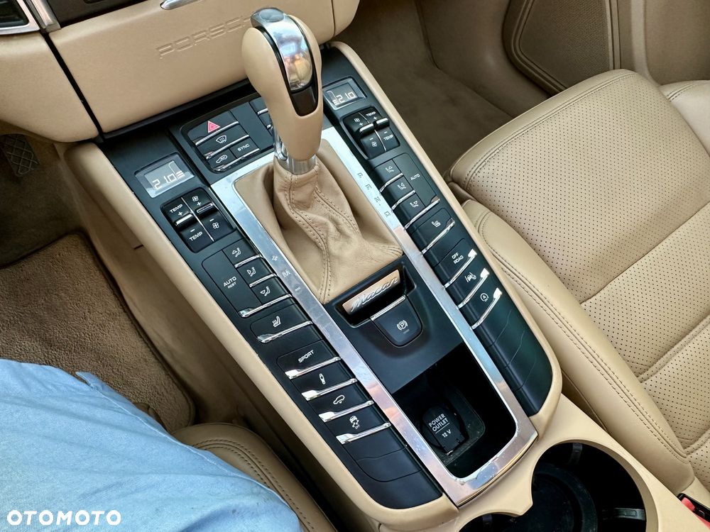 Porsche Macan Turbo PDK - 20