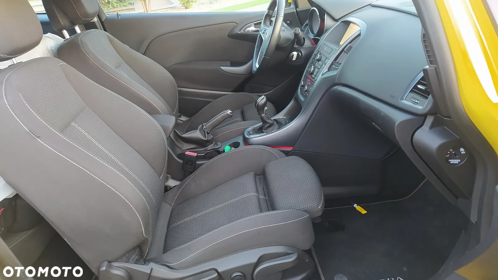 Opel Astra GTC 1.6 Turbo Edition - 12