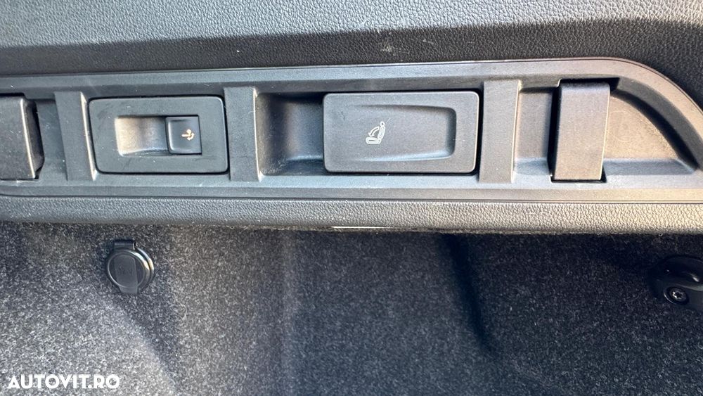 Skoda Octavia 2.0 TDI Premium Edition - 38