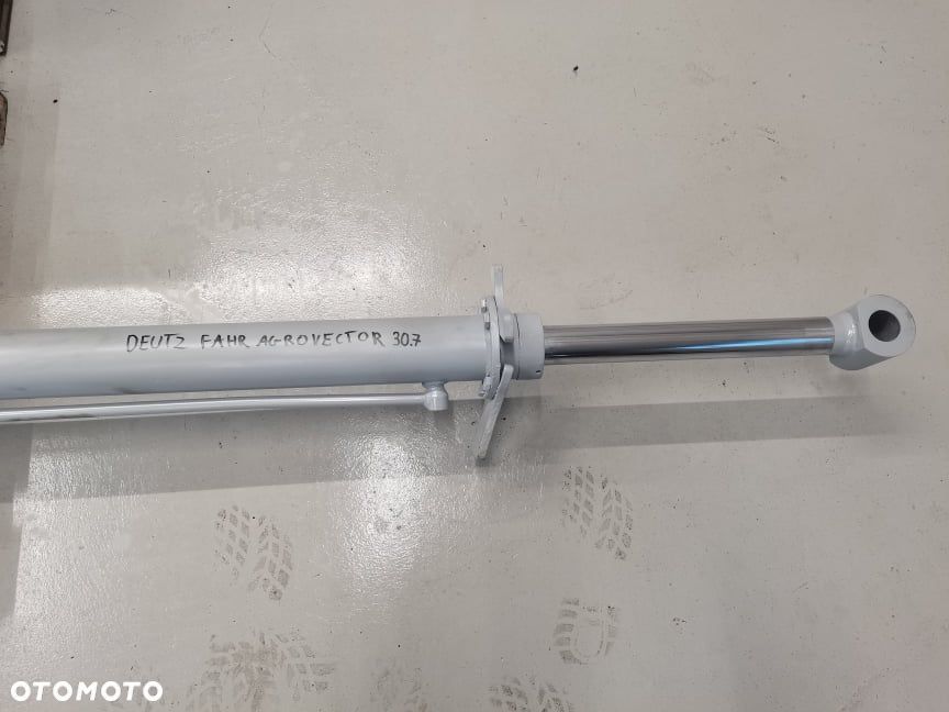 Siłownik hydrauliczny wysuwu masztu JLG 307 - 2